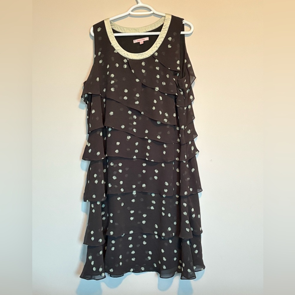 Perfect for DESTINATION wedding. Jacques Vert tiered dress. Size 18 Ladi…